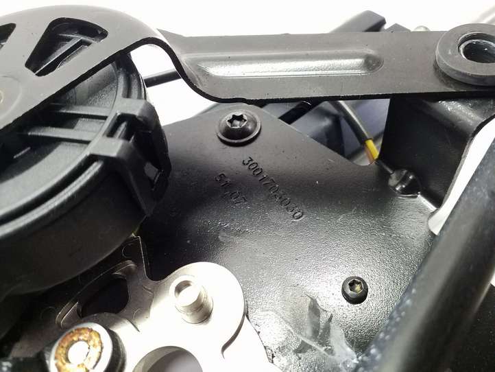 BMW 3 E92 E93 (2005 - 2014)  1038661 Звукоизоляция крыши