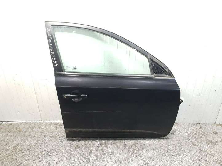 Kia Ceed (2010 - 2012)   Дверь