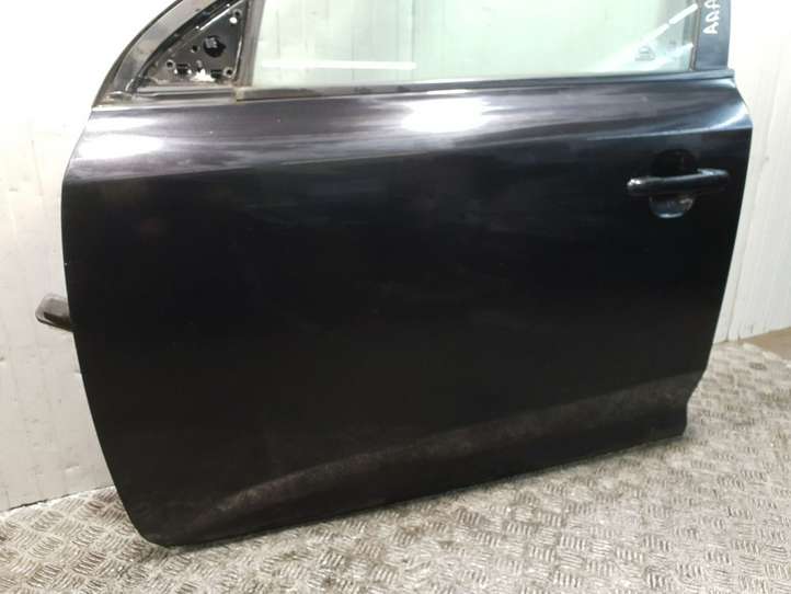 Kia Ceed (2010 - 2012)   Дверь