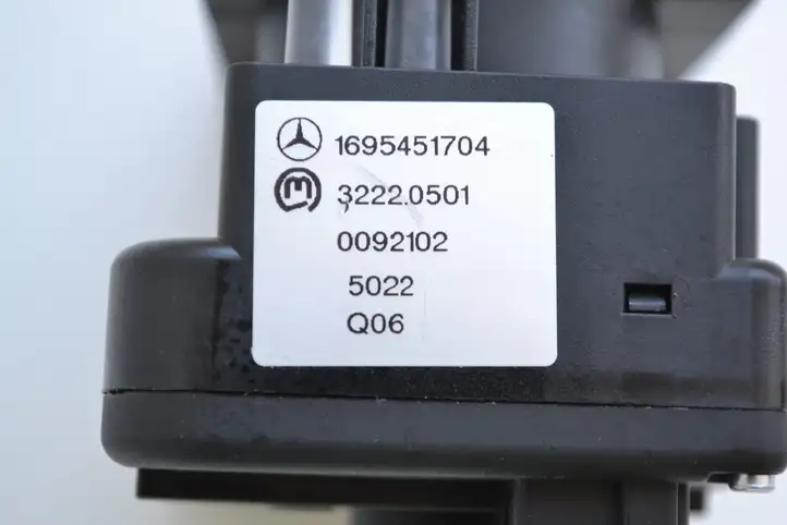 Mercedes-Benz A W169 (2004 - 2012) 1695451704 Включатель фонарей — фото 3