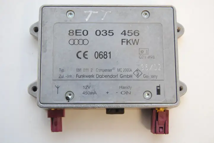 Audi A4 S4 B6 8E 8H (2000 - 2006) 8E0035456 Усилитель антенны — фото 1