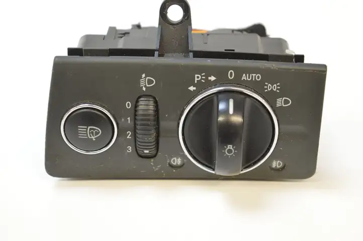 Mercedes-Benz E W211 (2002 - 2009) A2115450504 Включатель фонарей — фото 1