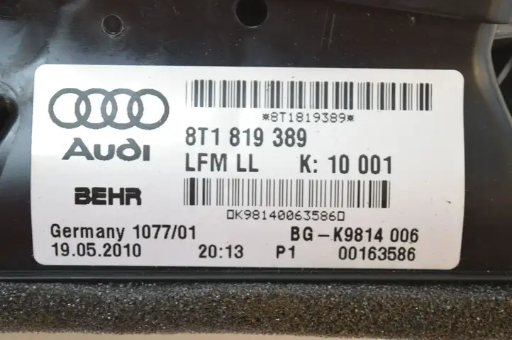 Audi A5 8T 8F (2007 - 2011) 8T1819389 Воздушная решетка панели — фото 4