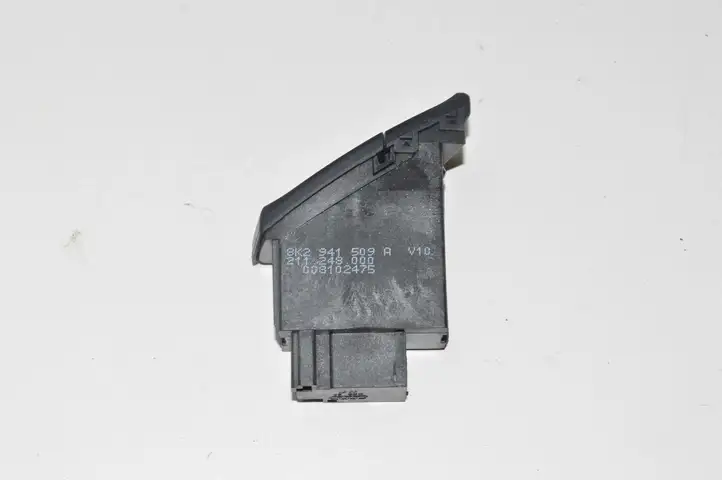 Audi A4 S4 B8 8K (2007 - 2011) 8K2941509A Кнопка фаркопа в багажнике — фото 1