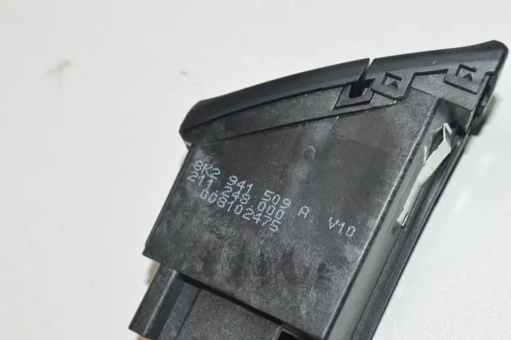 Audi A4 S4 B8 8K (2007 - 2011) 8K2941509A Кнопка фаркопа в багажнике — фото 2