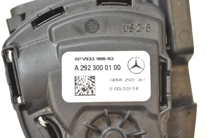 Mercedes-Benz GLE W166/C292 (2015 - 2019) A2923000100 Педаль акселератора — фото 6