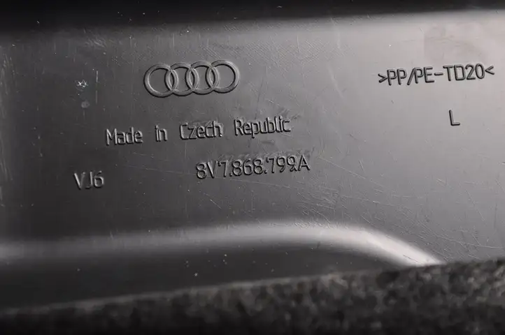 Audi A3/S3 8V (2012 - 2016) 8V7868799A Прочие детали салона — фото 3