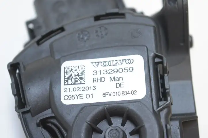 Volvo XC70 (2013 - 2016) 31329059 Педаль акселератора — фото 4