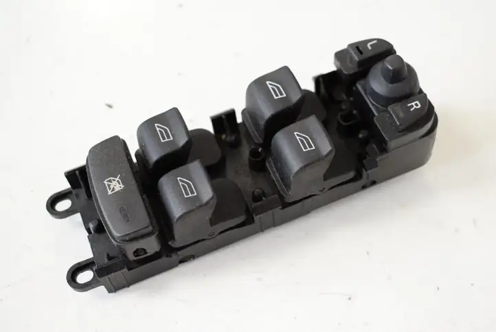 Land Rover Freelander 2 - LR2 (2006 - 2010) 6G9N14A132AC Блок кнопок стеклоподъемников — фото 1