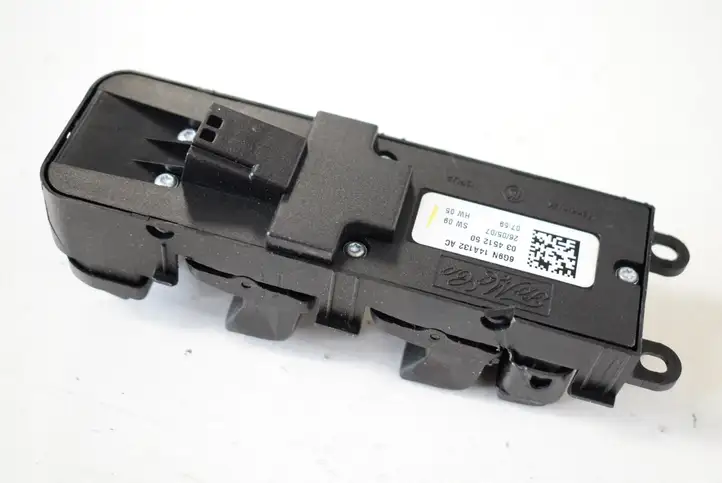 Land Rover Freelander 2 - LR2 (2006 - 2010) 6G9N14A132AC Блок кнопок стеклоподъемников — фото 3