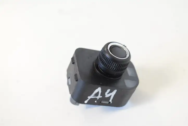 Audi A4 S4 B8 8K (2007 - 2011) 8K0959565B Кнопка фаркопа в багажнике — фото 3