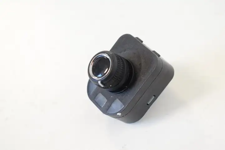 Audi A4 S4 B8 8K (2007 - 2011) 8K0959565B Кнопка фаркопа в багажнике — фото 4