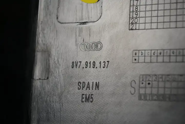Audi A3/S3 8V (2012 - 2016) 8V7919137 Прочие детали салона — фото 2