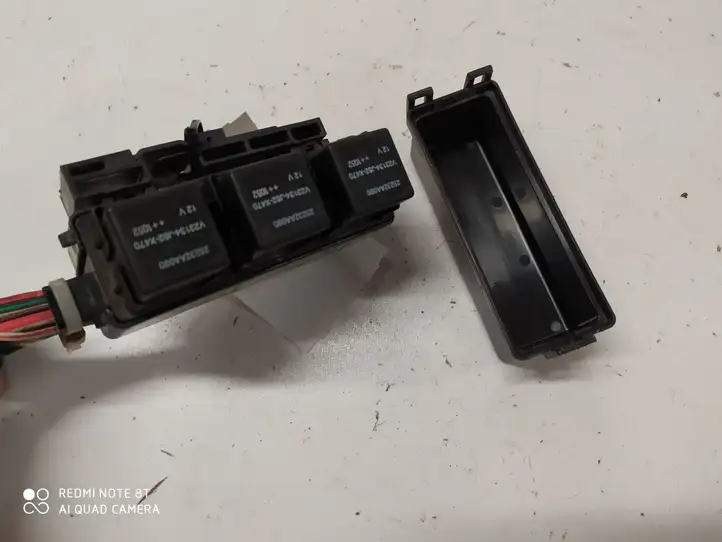 Subaru Legacy (2009 - 2013) RB203300B Блок монтирования реле — фото 1