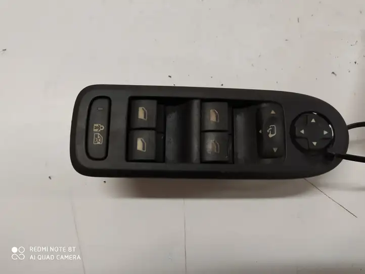 Citroen C5 (2008 - 2017) 96660257XT Кнопка стеклоподъемников — фото 1