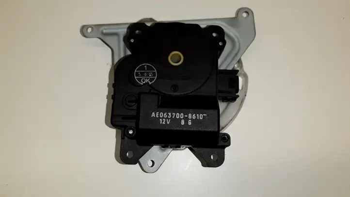 Toyota Avensis T250 (2006 - 2009) AE0637008610 Двигатель задвижки потока воздуха — фото 1