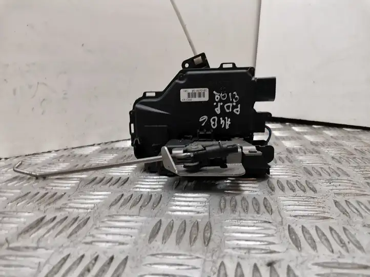 Audi A4 S4 B6 8E 8H (2000 - 2006) 8E1837016C Замок передней двери — фото 1