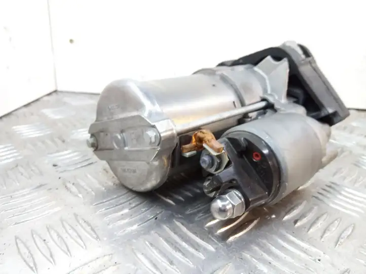 BMW 3 F30 F35 F31 (2012 - 2018) 8621840 Стартер — фото 1
