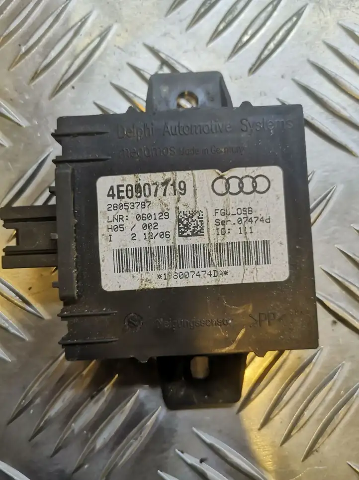 Audi A8 S8 D3 4E (2005 - 2007) 4E0907719 Блок управления сигнализацией — фото 1