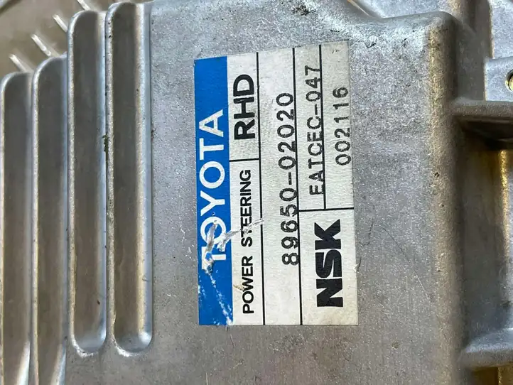 Toyota Corolla E120 E130 (2000 - 2004) 8965002020 Блок управления усилителем руля — фото 2