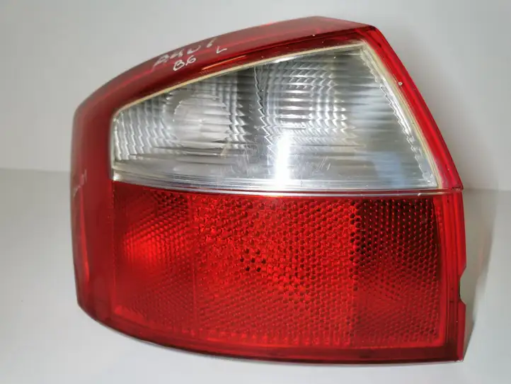 Audi A4 S4 B6 8E 8H (2000 - 2006) 153929 Задний фонарь в кузове — фото 1