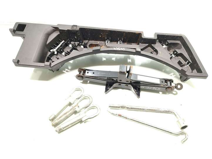 Mazda CX-7 (2006 - 2009)  EG21688E0 Комплект инструментов