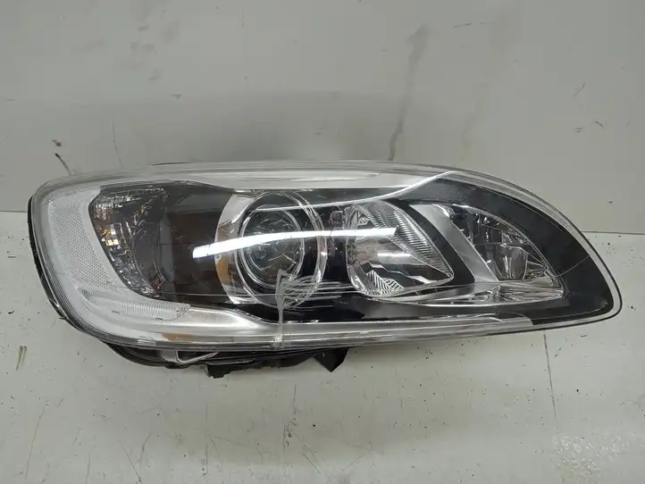 Volvo V60 (2013 - 2018) 31420262 Передняя фара — фото 1