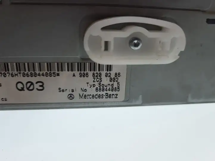Mercedes-Benz Sprinter W901 W902 W903 W904 (1995 - 2007) A9068200286 Магнитола / мультимедийная система — фото 3