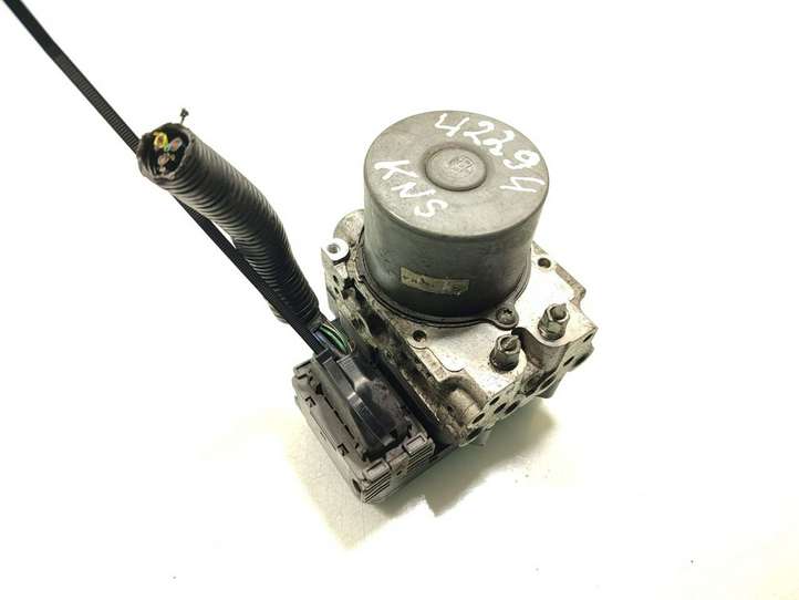 Mazda 6. (2009 - 2012)  GDK4-437A0 Блок ABS