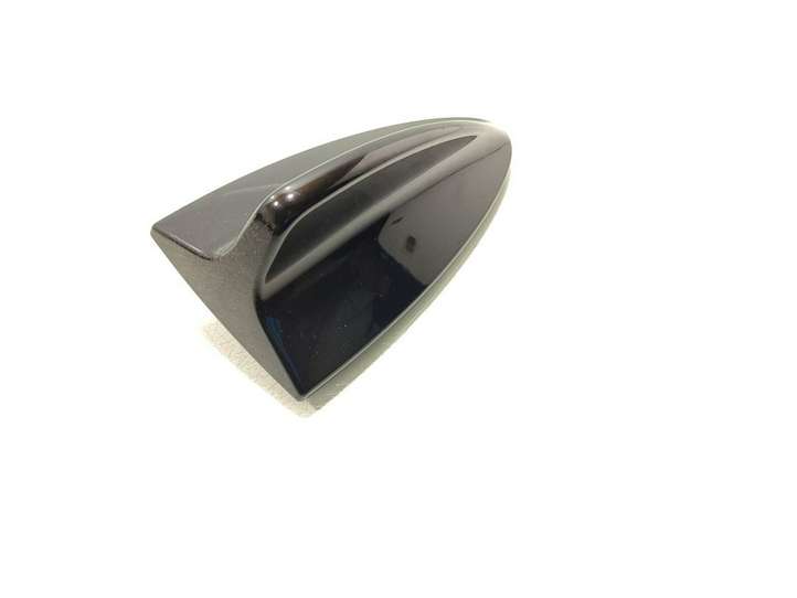 BMW 3 E90 E91 (2005 - 2012)  1682606 Антенна (антенна GPS)