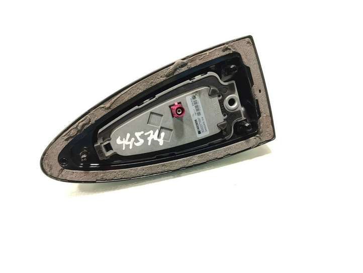 BMW 3 E90 E91 (2005 - 2012)  1682606 Антенна (антенна GPS)