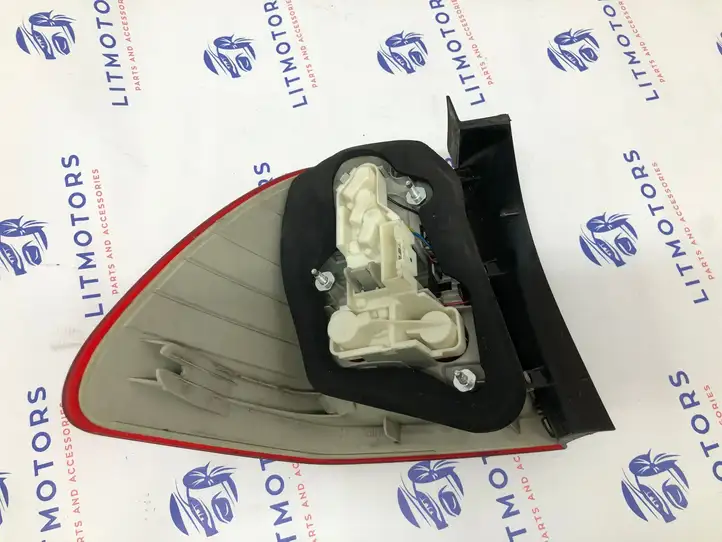 BMW 3 E90 E91 (2005 - 2012) 7154160 Задний фонарь в кузове — фото 2