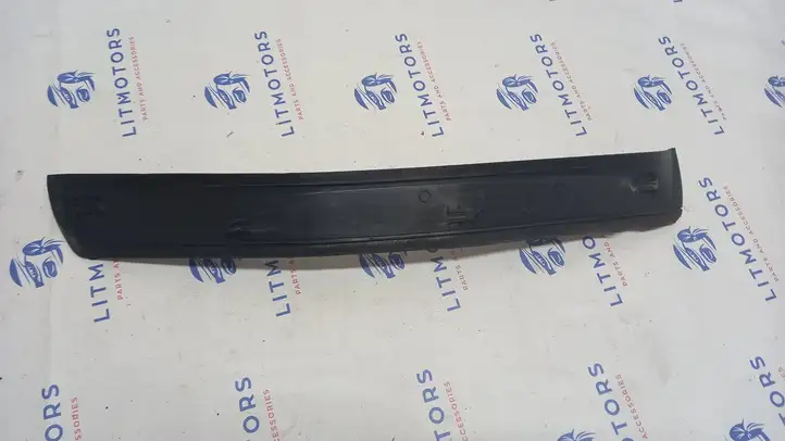 BMW 5 E60 E61 (2004 - 2010) 51477898147 Внутренняя отделка заднего порога — фото 2