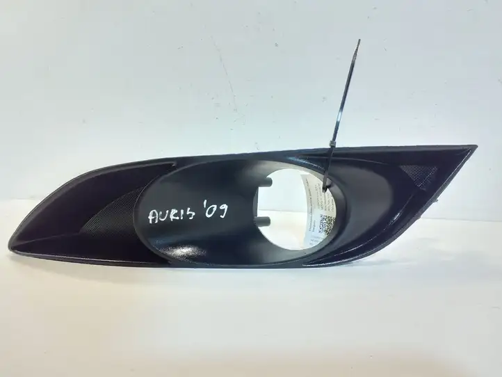 Toyota Auris 150 (2006 - 2012) 8148202040 Решетка противотуманной фары — фото 3