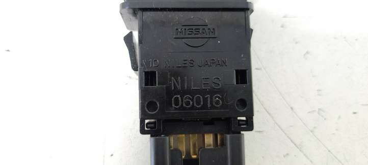 Nissan Almera N16 (2000 - 2010)  06016 Включатель аварийных фонарей