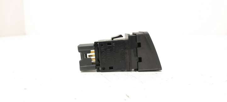 Nissan Almera N16 (2000 - 2010)  06016 Включатель аварийных фонарей