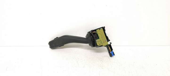 Skoda Octavia Mk2 (1Z) (2004 - 2013)  1K0953519C Ручка стеклоочистителей