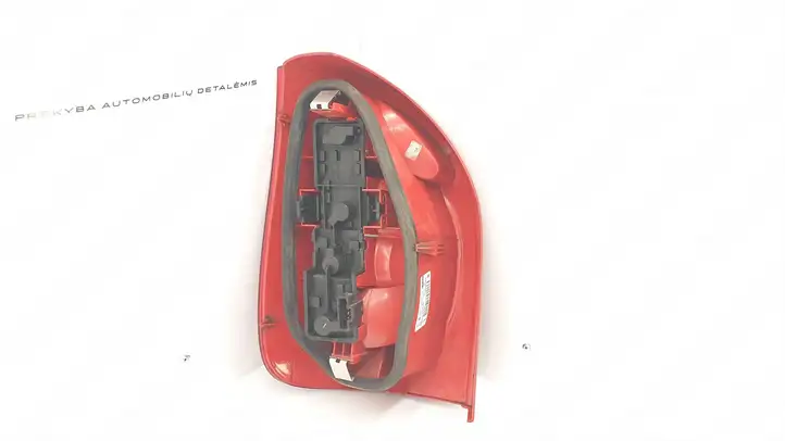 Citroen Xsara Picasso (1999 - 2012) 9650005780 Задний фонарь в кузове — фото 2