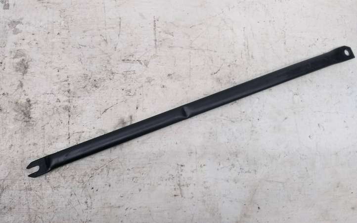 BMW 3 E90 E91 (2005 - 2012)  646060167R Другая деталь отсека двигателя