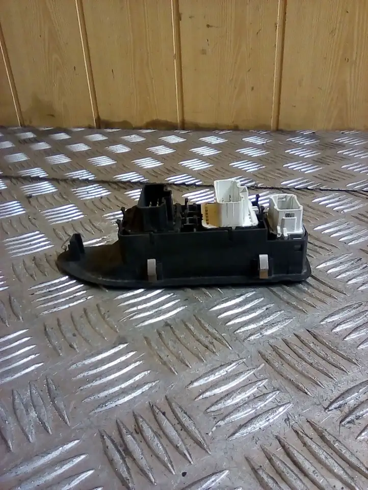 Renault Laguna II (2001 - 2005) 8200018989 Блок кнопок стеклоподъемников — фото 3