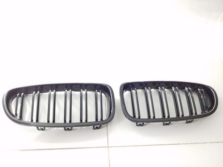 BMW 3 F30 F35 F31 (2012 - 2018)   Верхняя решётка