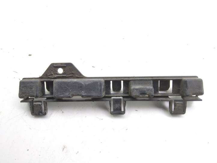 BMW 3 F30 F35 F31 (2012 - 2018)  51777240874 Держатель крыла