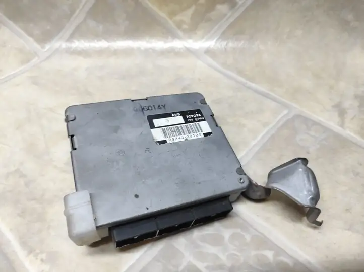 Lexus GS 300 350 430 450h (2004 - 2007) 8924330120 Блок управления активным стабилизатором — фото 1