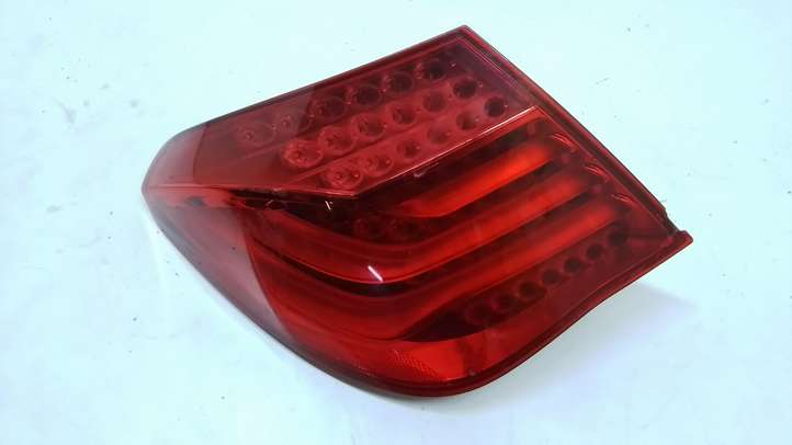 BMW 7 F01 F02 F03 F04 (2008 - 2016)  7182201 Задний фонарь в кузове