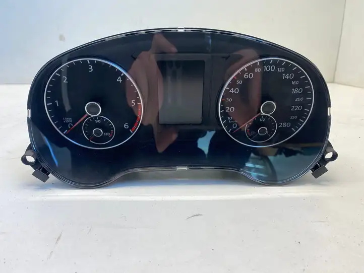 Volkswagen Jetta VI (2011 - 2018) 5C6920862A Спидометр — фото 1