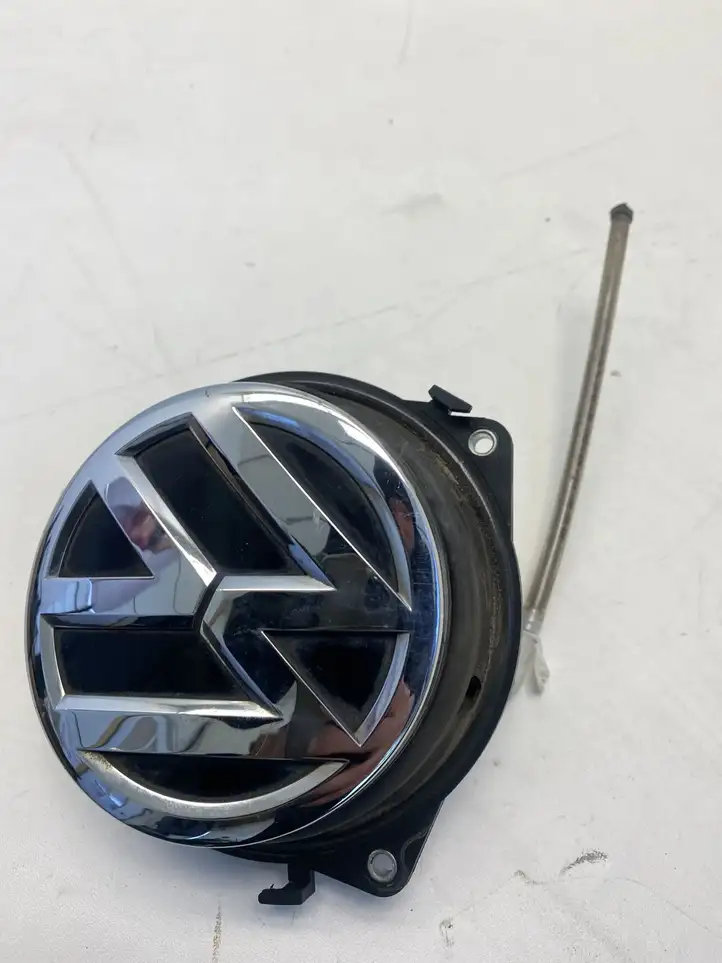 Volkswagen Golf VII (2013 - 2019) 5G9827469D Ручка багажной двери — фото 1
