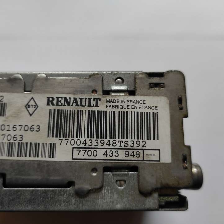 Renault Kangoo I (2003 - 2008)  77004339748 Радио/ проигрыватель CD/DVD / навигация