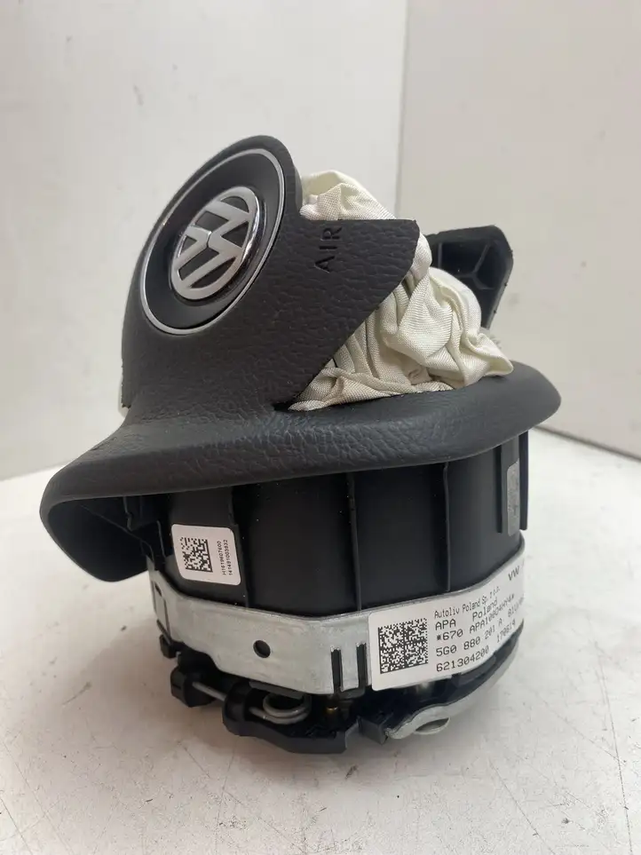 Volkswagen Golf VII (2013 - 2019) 5G0880201A Подушка безопасности руля — фото 1