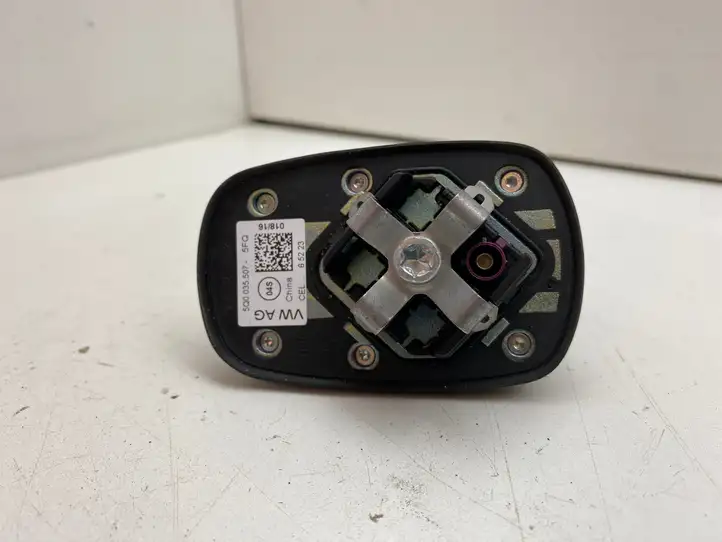 Skoda Octavia Mk3 (5E) (2013 - 2019) 5Q0035507 GPS антенна — фото 4
