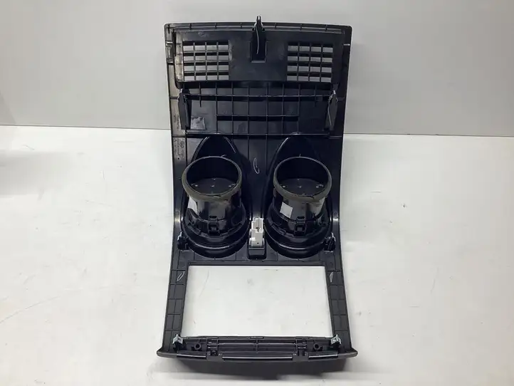 Nissan Qashqai (2006 - 2010) 68760JD10A Центральный воздушный дефлектор — фото 2